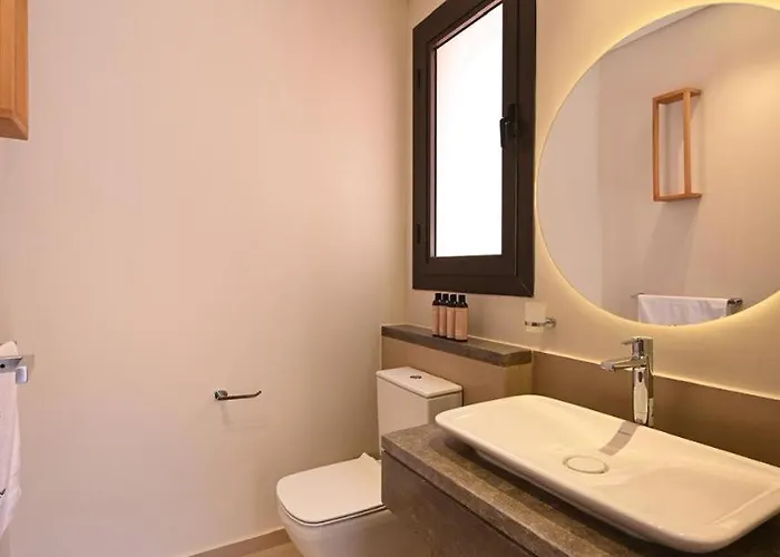 Stunning 3 Bd Penthouse With Private Pool - Apartment *