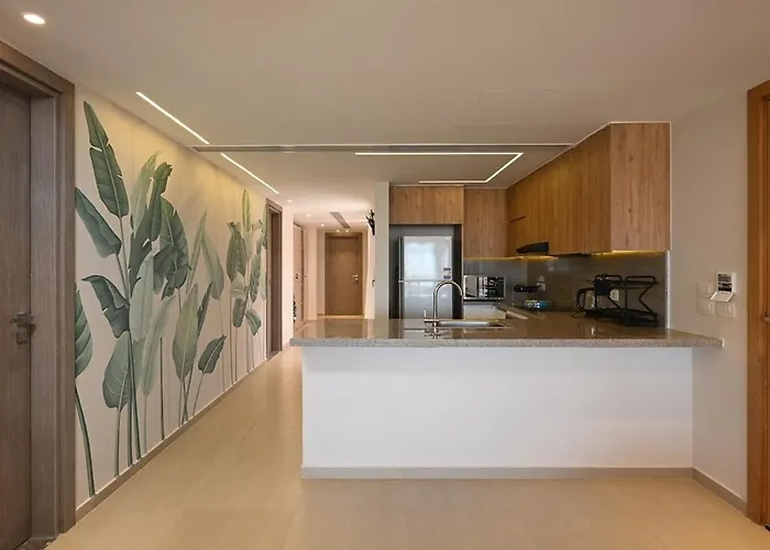 Stunning 3 Bd Penthouse With Private Pool - *