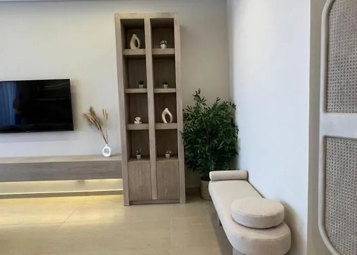 Stunning 3 Bd Penthouse With Private Pool - Apartment