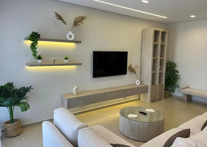 Apartment Stunning 3 Bd Penthouse With Private Pool - *