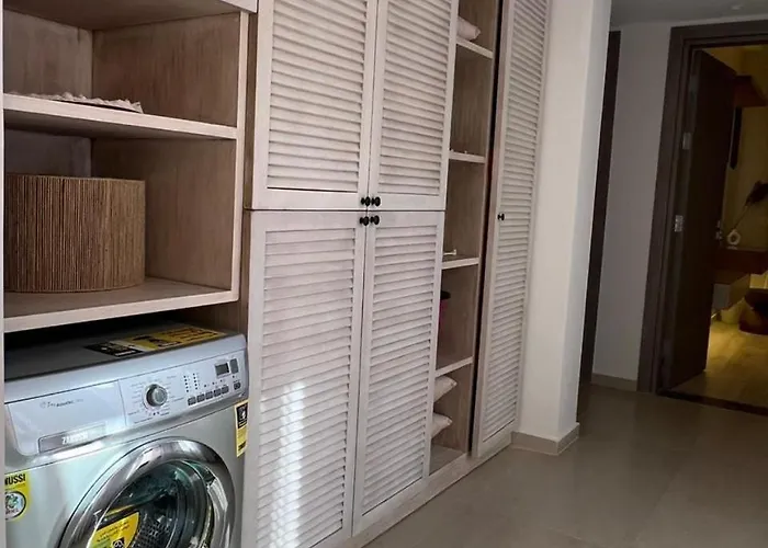 Stunning 3 Bd Penthouse With Private Pool - *